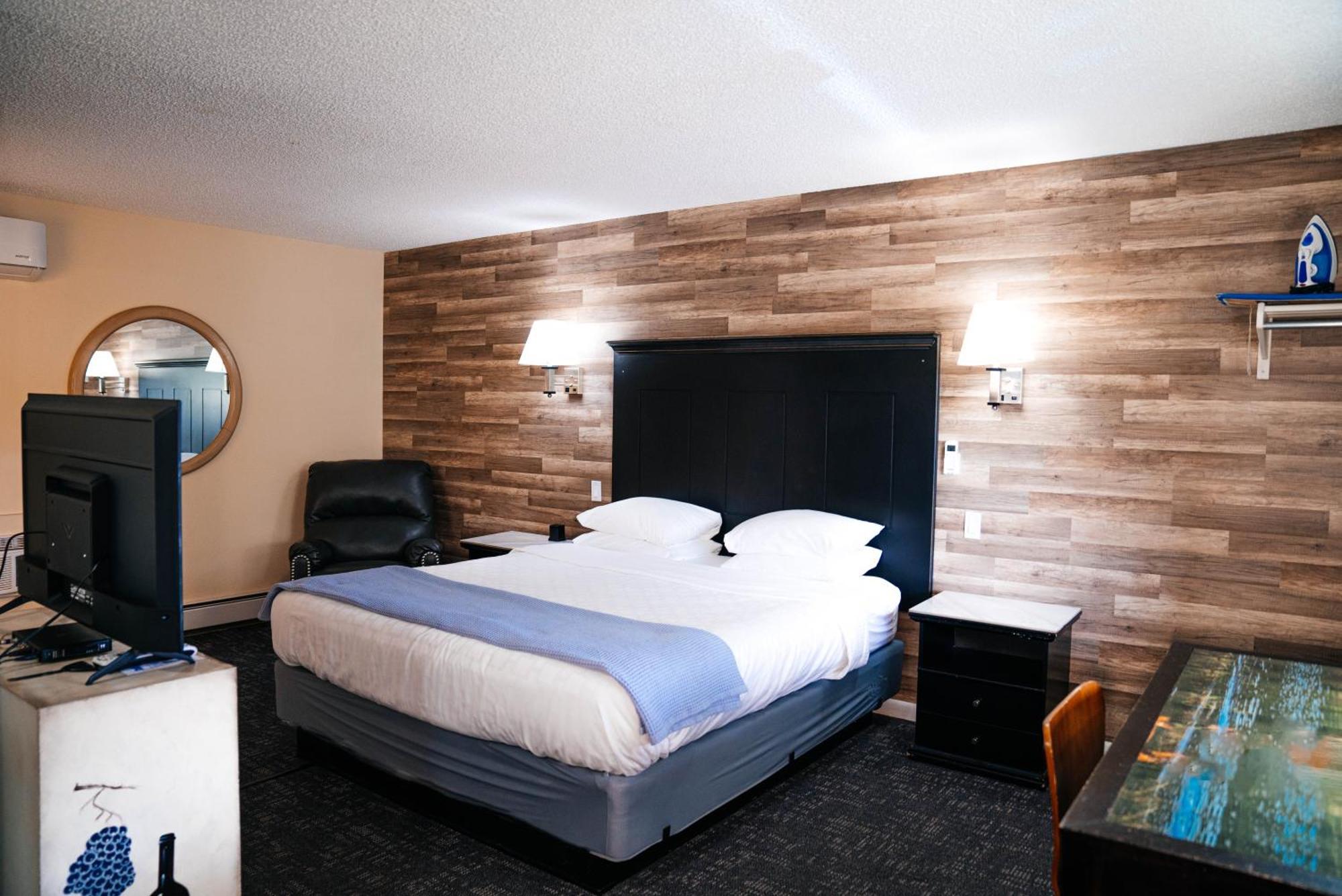 Salida Inn & Monarch Suites Bagian luar foto