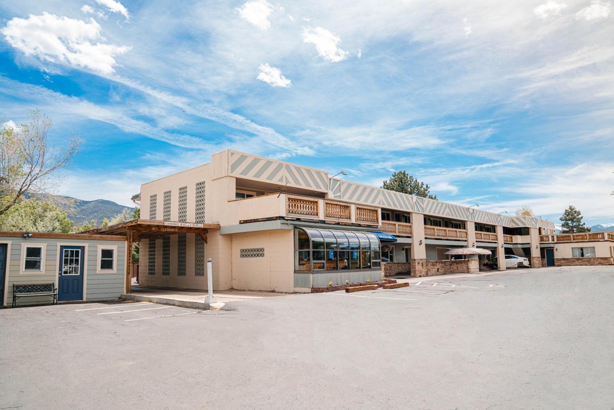 Salida Inn & Monarch Suites Bagian luar foto