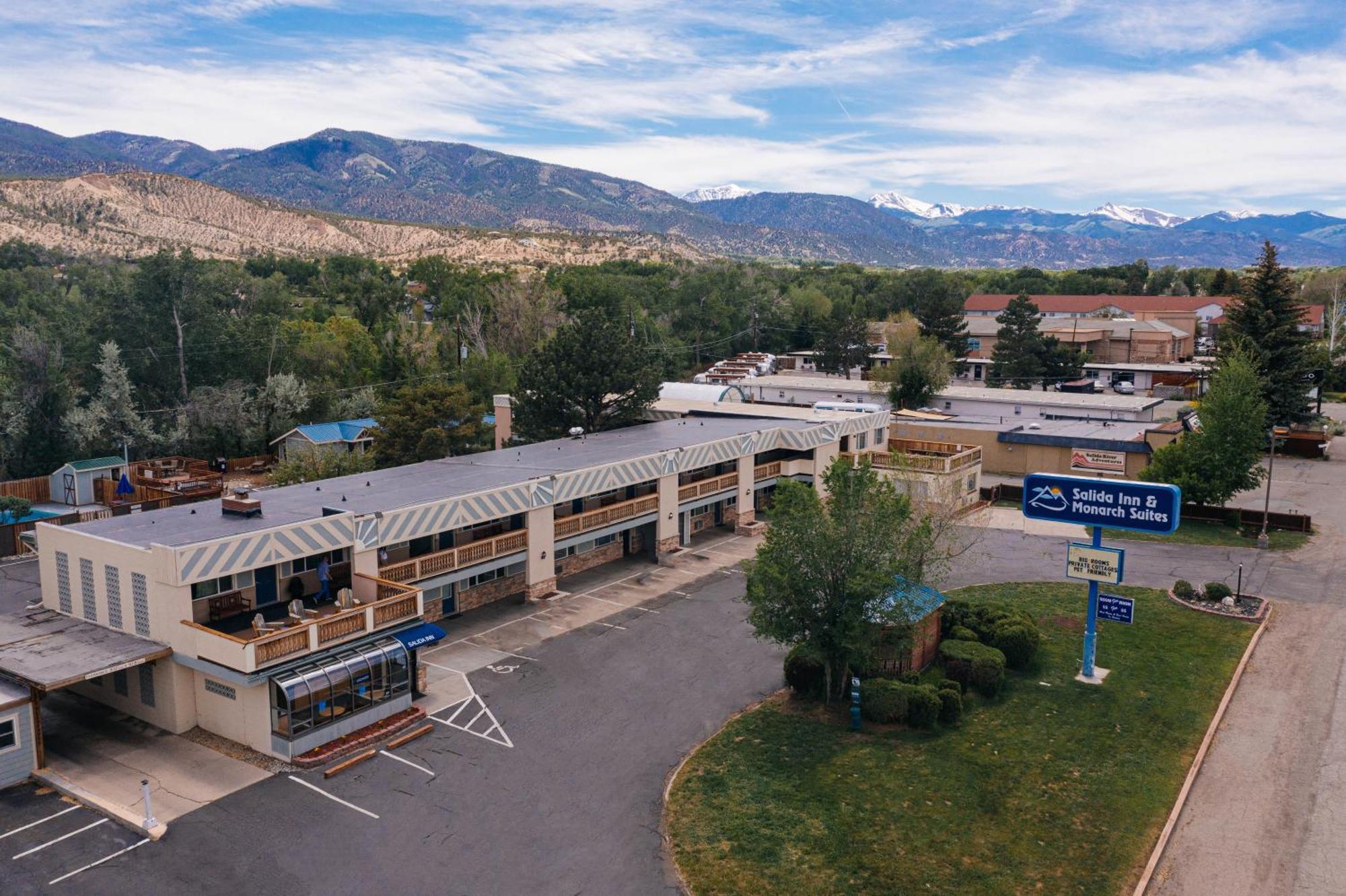 Salida Inn & Monarch Suites Bagian luar foto