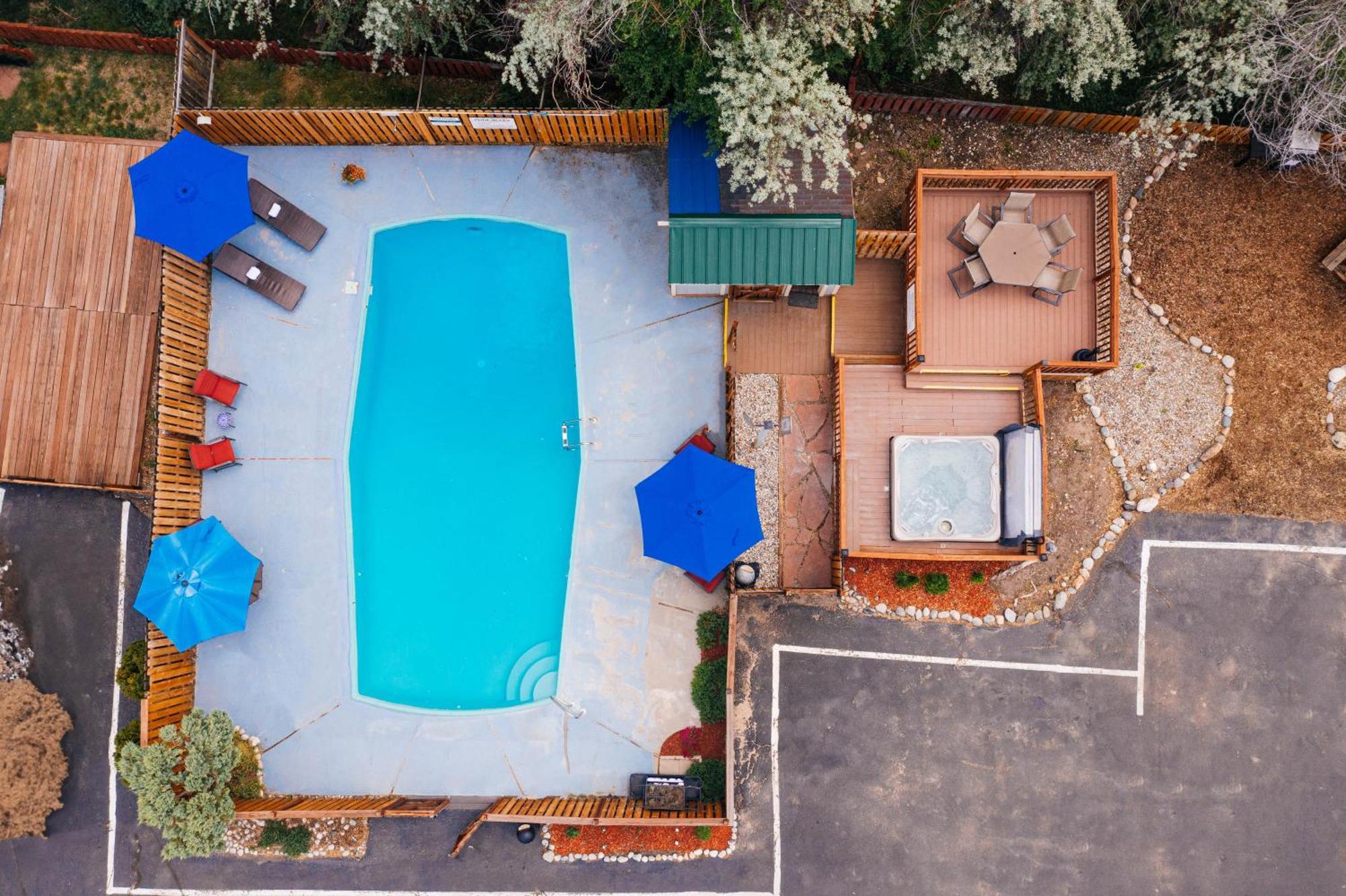 Salida Inn & Monarch Suites Bagian luar foto