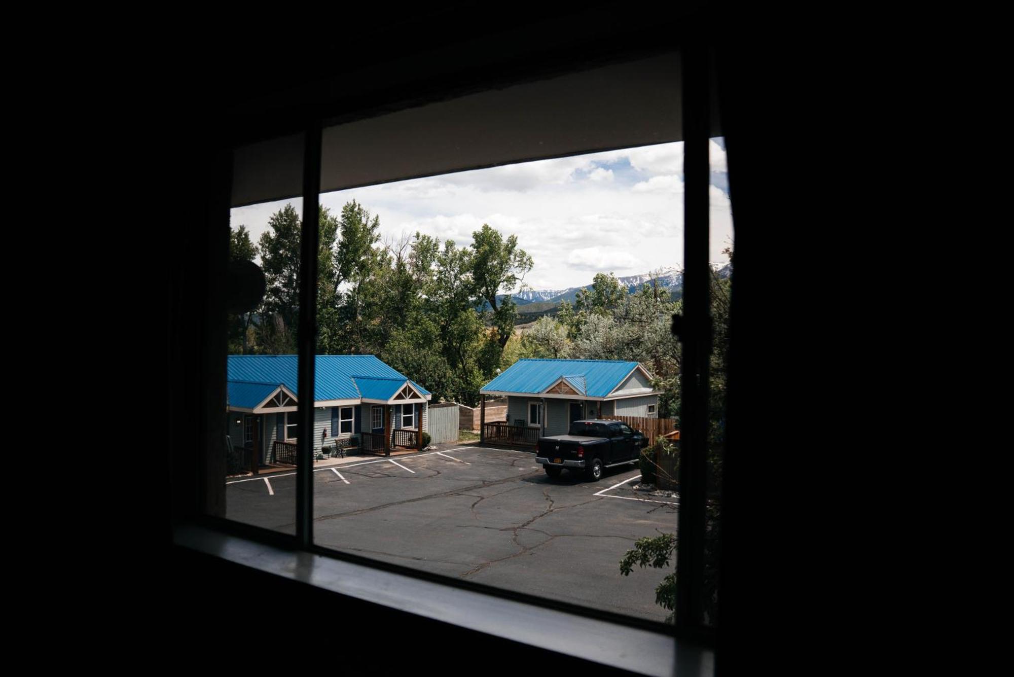 Salida Inn & Monarch Suites Bagian luar foto